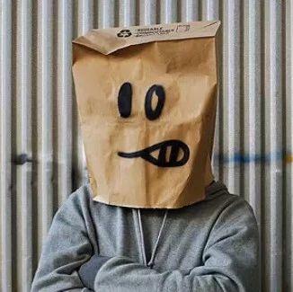 从未露脸的神秘艺术家班克西“被迫营业”！限时营业两周，赚足眼球