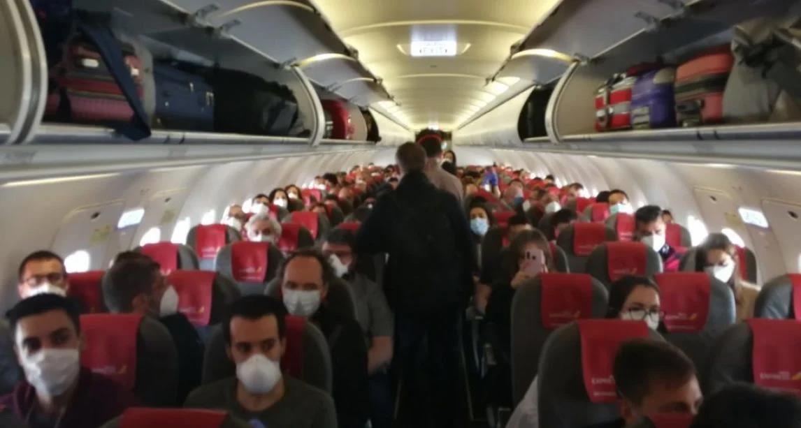 飞往都柏林的航班上疑似感染Covid-19的乘客没有被隔离