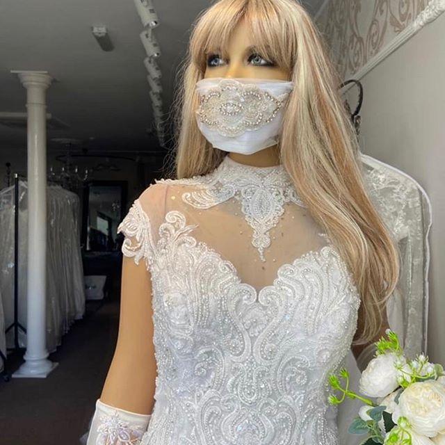 都柏林婚纱店推出2020年必备婚纱配件：面纱口罩了解一下