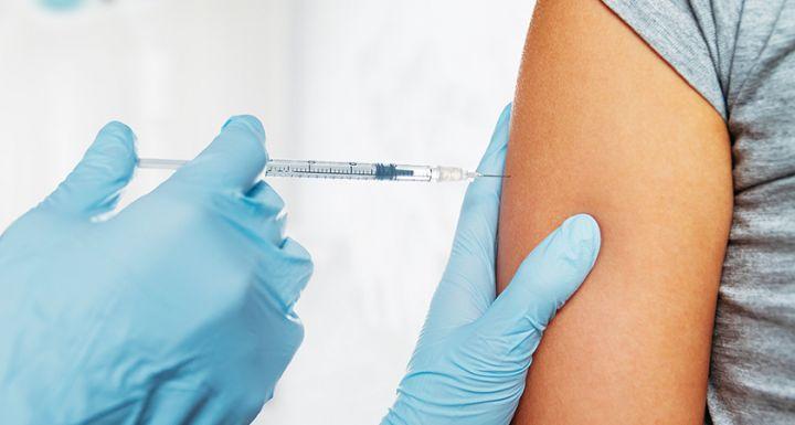 爱尔兰卫生部长警告说，拒绝阿斯利康疫苗的人将不会获得替代疫苗