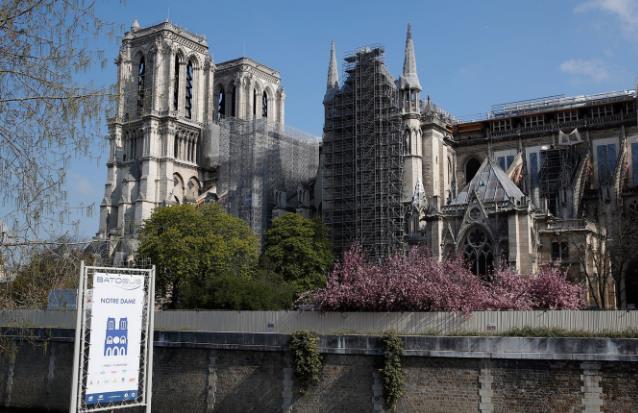 巴黎圣母院终于宣布情况稳定，可以开始重建工作