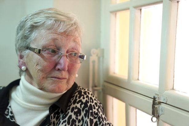 老奶奶在游轮上走私110万欧元可卡因被捕，在监狱里孤独地死去