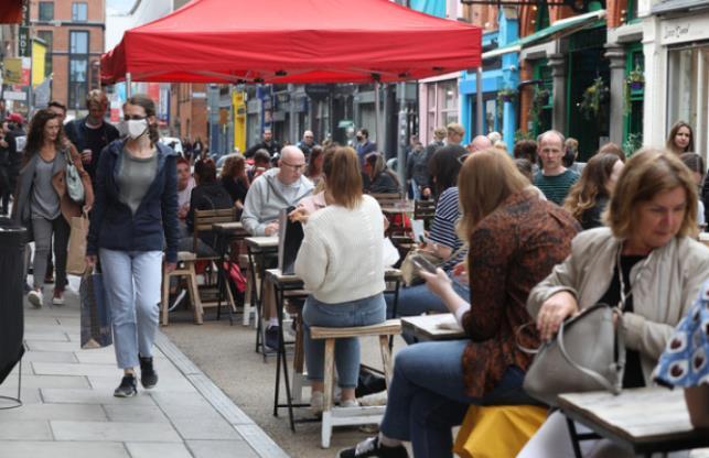 爱尔兰将出台新立法：禁止餐馆和酒吧克扣或挪用员工小费