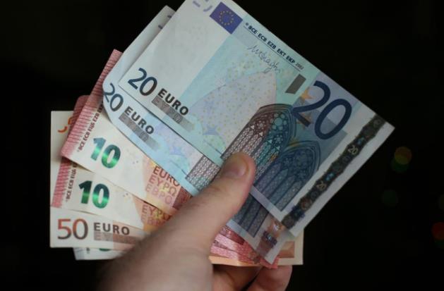 欧洲央行计划重新设计欧元纸币