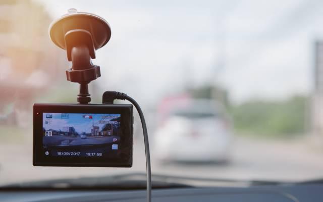 爱尔兰一项新的道路安全战略：鼓励司机拍摄并举报不良驾驶行为