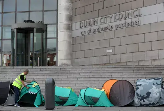 爱尔兰住宿危机：越来越多的国际学生被迫露宿街头