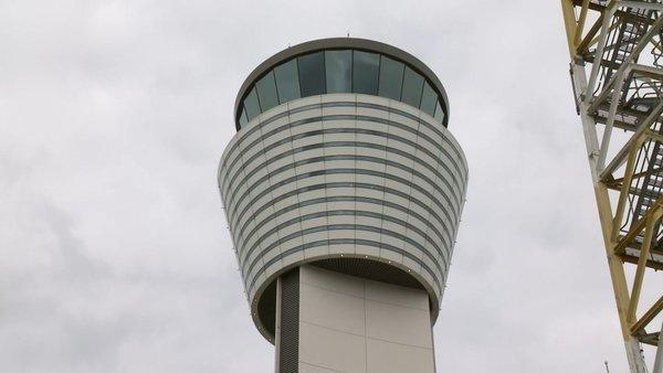 都柏林机场耗资5千万欧元新建的空中交通管制塔正式启用
