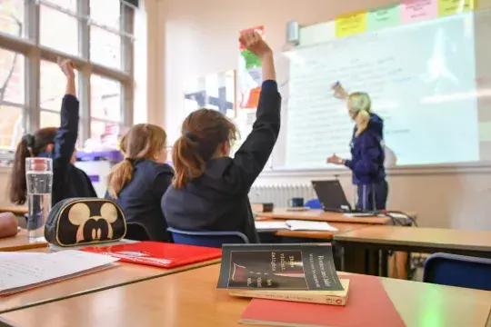 近7,000名乌克兰学生进入爱尔兰学校就读