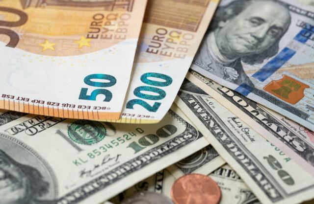 欧元兑美元汇率跌破1.02——其贬值可能会带来什么后果？