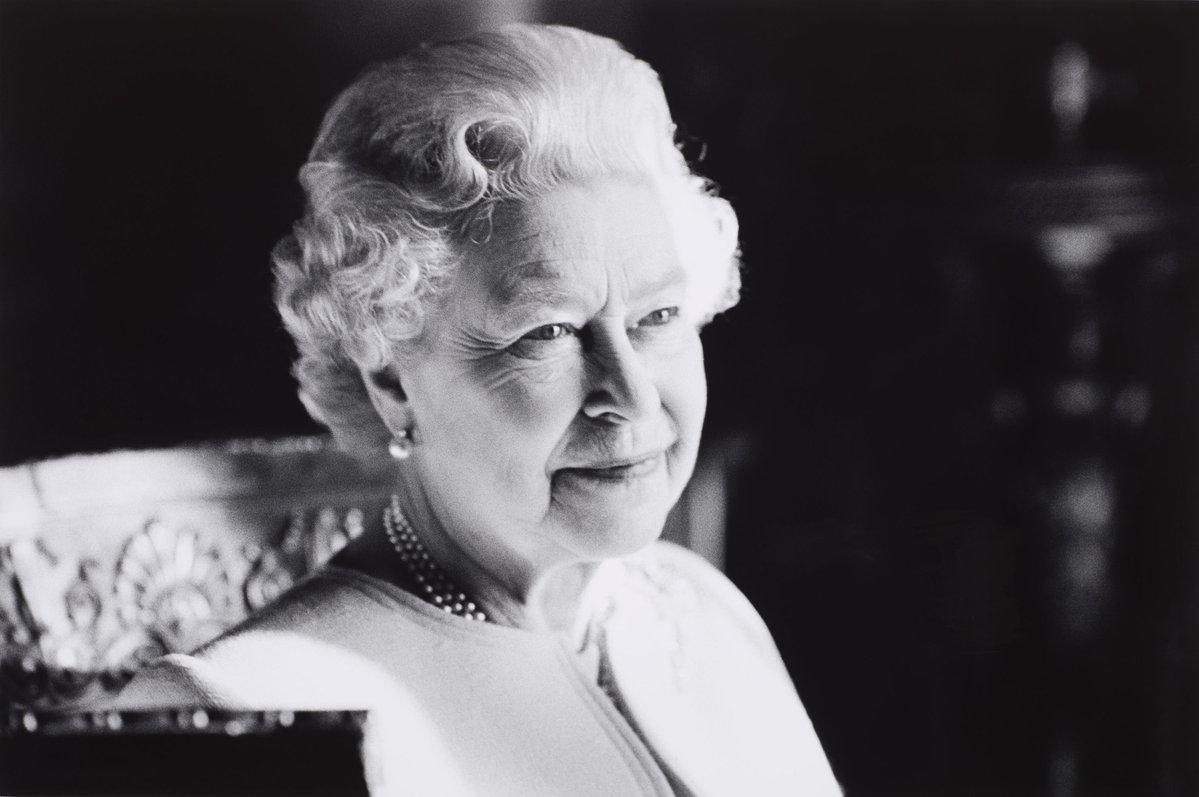 英国在位时间最长的君主：伊丽莎白女王二世去世，享年96岁。