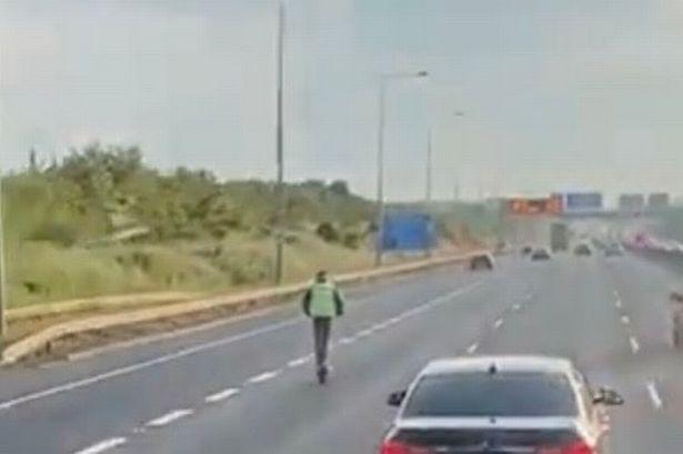 爱尔兰一小伙在M50高速上骑电动滑板车被抓拍