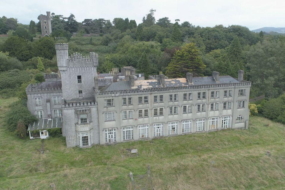 奇葩盗贼偷走了拥有188年历史的爱尔兰城堡的屋顶