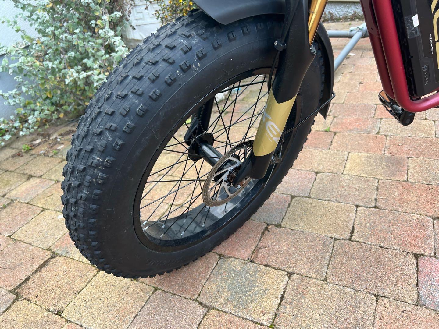 出一辆ebike95新