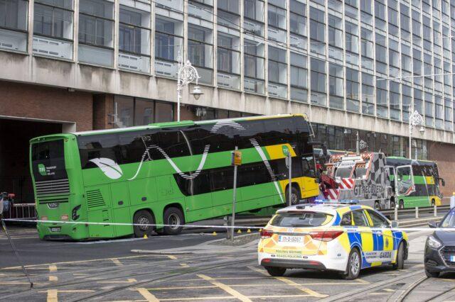 都柏林市中心公交车撞人事故致年轻男子丧生