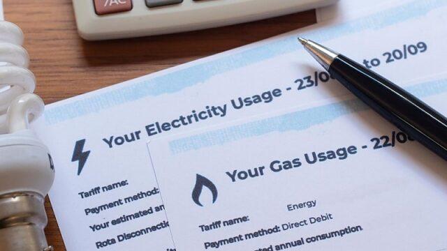爱尔兰数千户家庭的首笔电力补贴延至新年后，引发众怒