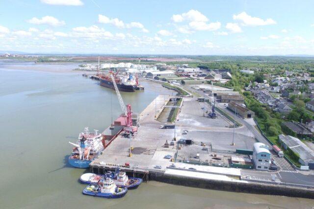 爱尔兰利默里克港缉获大量可卡因，武装警察封锁货轮
