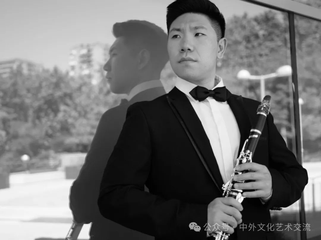 朱旭辉用单簧管将《鸿雁》吹进2024“世界因爱而生”全球春晚