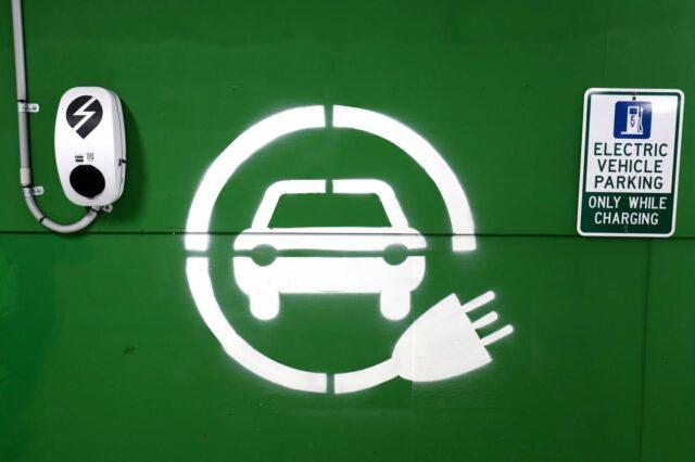 爱尔兰拨款2,100万欧元增设高速公路网的电动汽车充电站