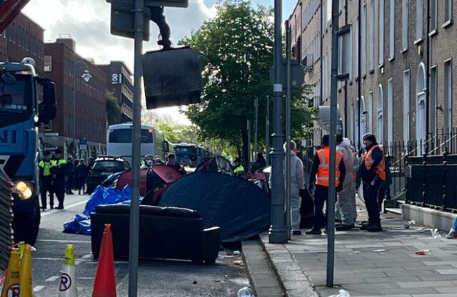 都柏林市中心封路以清理帐篷，难民将被安置在市外