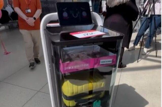 都柏林机场推出人工智能机器人，为旅客提供携行服务