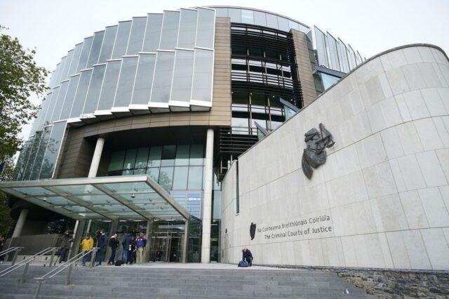 爱尔兰华人房东偷拍女租客洗澡并骚扰数月，被判16个月缓刑
