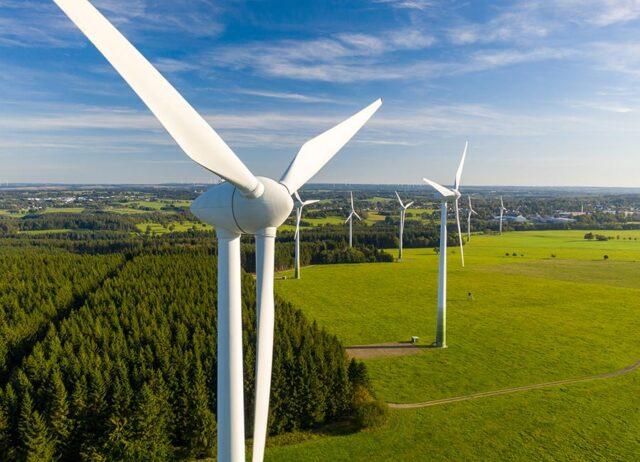 今年，爱尔兰超过三分之一的电力来自风力发电场
