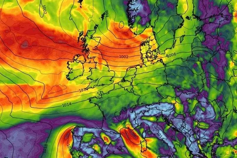 爱尔兰出现异常天气模式，未来几小时风暴将席卷全国
