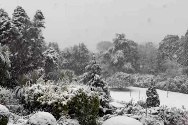 爱尔兰遭遇双重极端天气：暴雪未散，风暴“伯特”再袭！