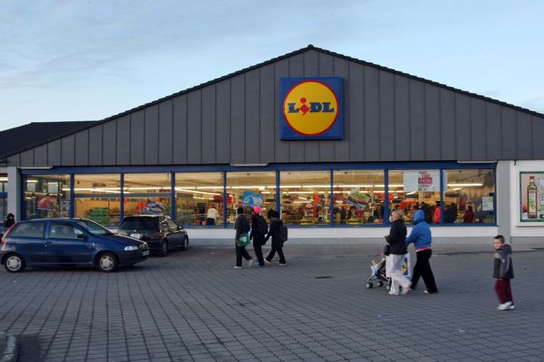 喜欢掐点购物的人注意啦！下周一，Lidl和Aldi官宣提前打烊