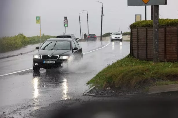都柏林等4个郡发布黄色降雨预警，暴雨将持续一整天！
