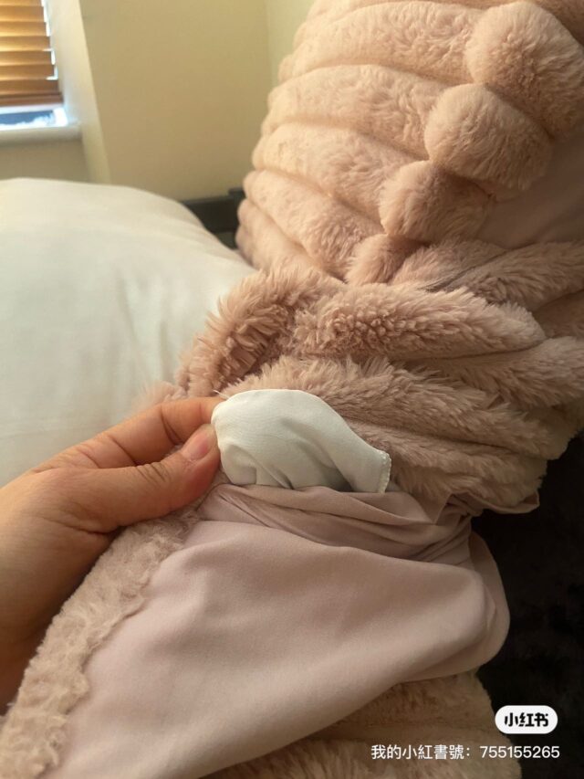 出清 

出清 
被子 共二條 30歐